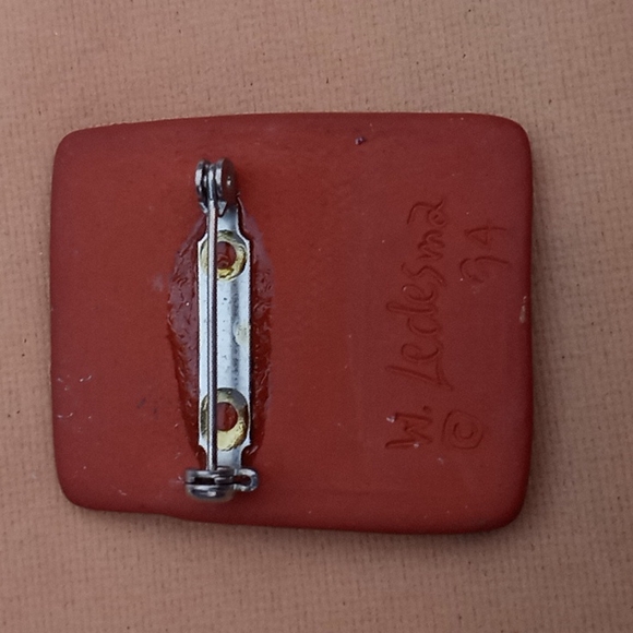 c'94 WASHINGTON LEDESMA HandMade Terracotta Beetle Brooch Wearable Pottery Art - Picture 7 of 12